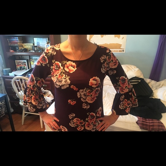 Peralta Bell Sleeve Top - Picture 2 of 4